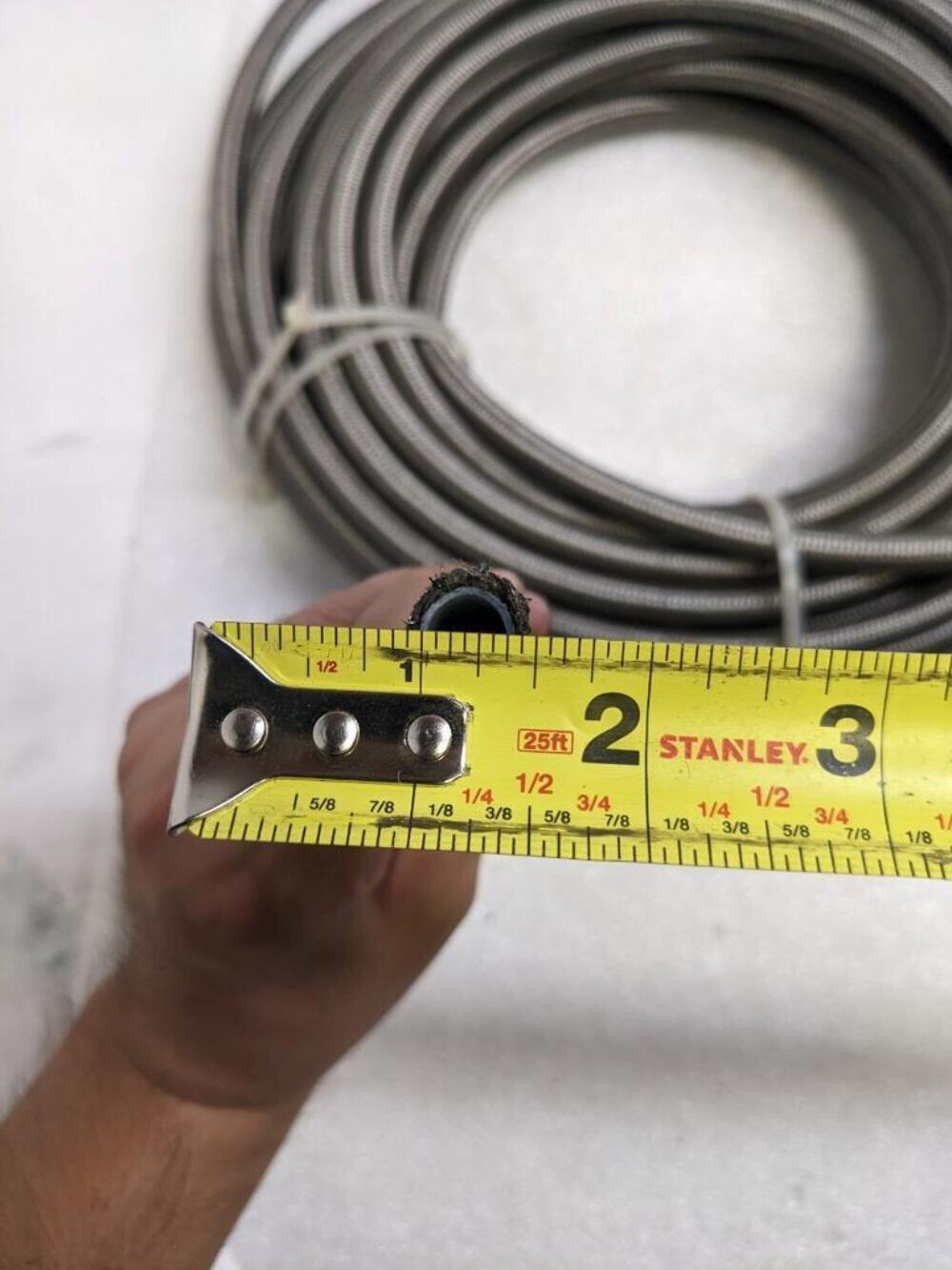 UNBRANDED BRAIDED 93.5′ METALLIC HOSE 1/2″ OD 3/8″ ID W/ PLASTIC TUBING NEW R3