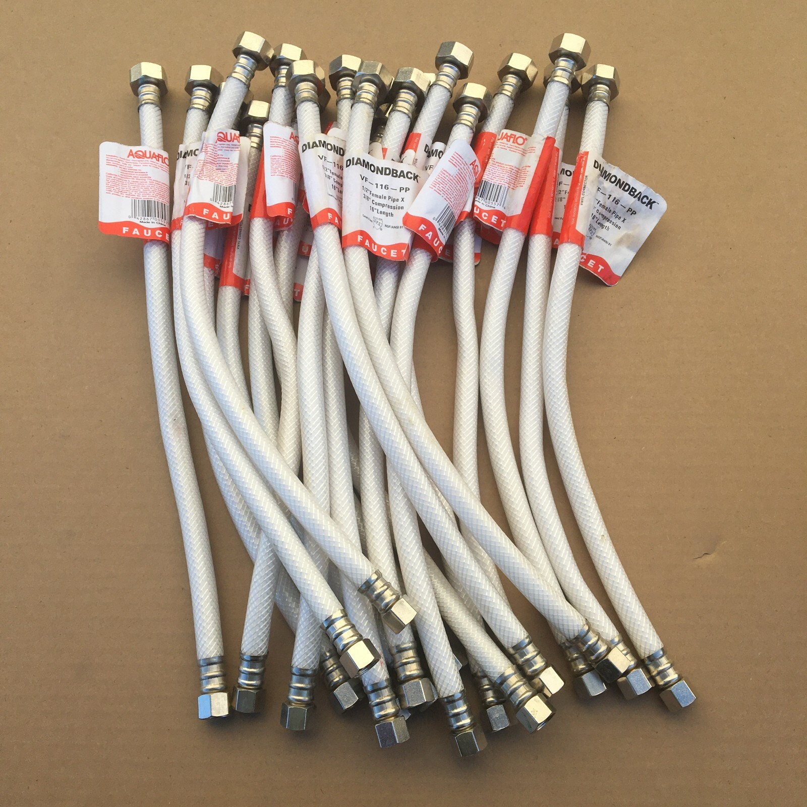 Aqauflo Diamondback 16”x 1/2″ Female x 3/8″ Compression Vinyl Hoses (Lote of 20)
