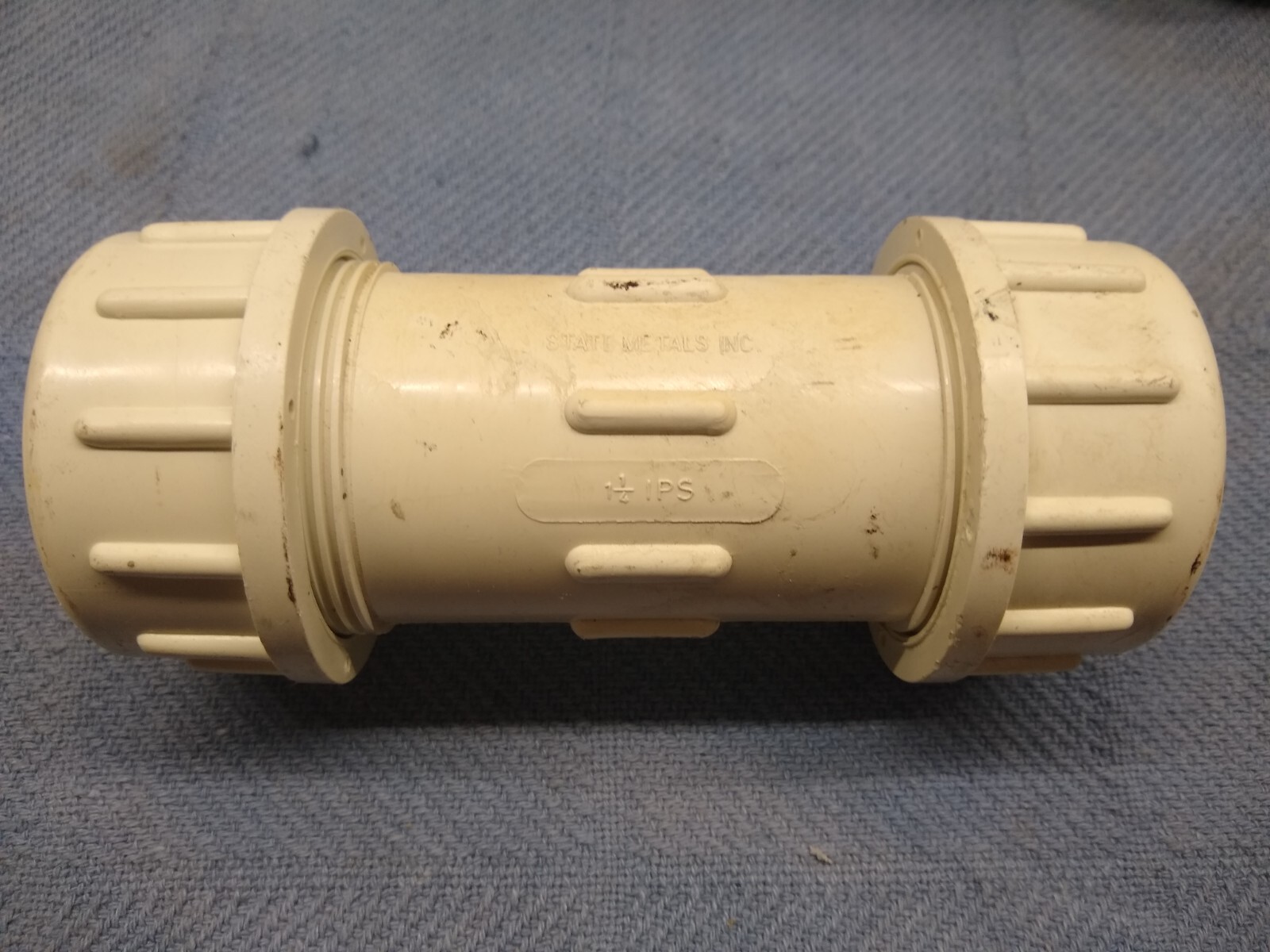 1-1/4″ x 1-1/4″ PVC Compression Coupling 150 PSI State Metals INC