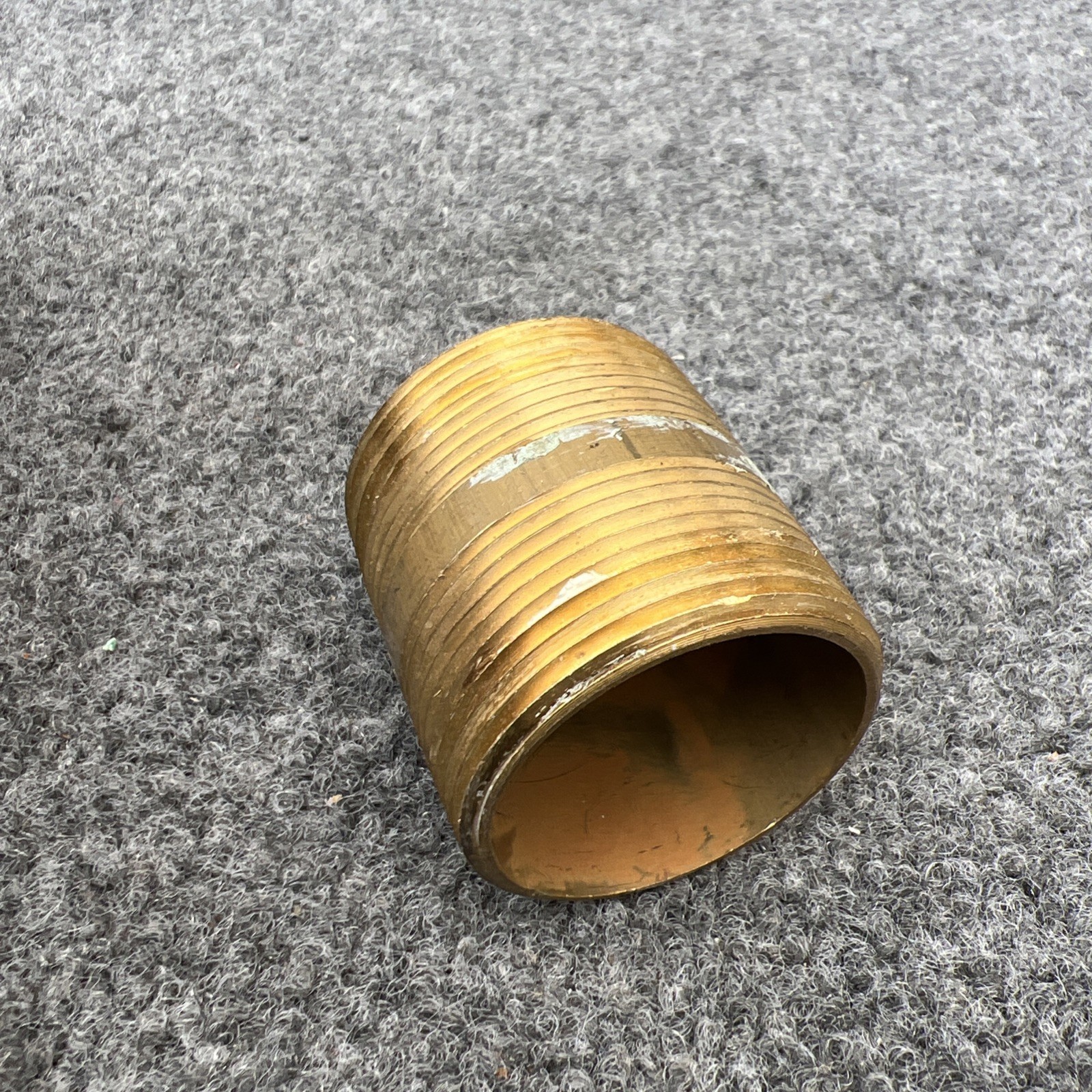 Lot Of 4 – 467-020GR 1-1/2″ x 2″ Red Brass Threaded Pipe Nipple 1VGZ1 Used