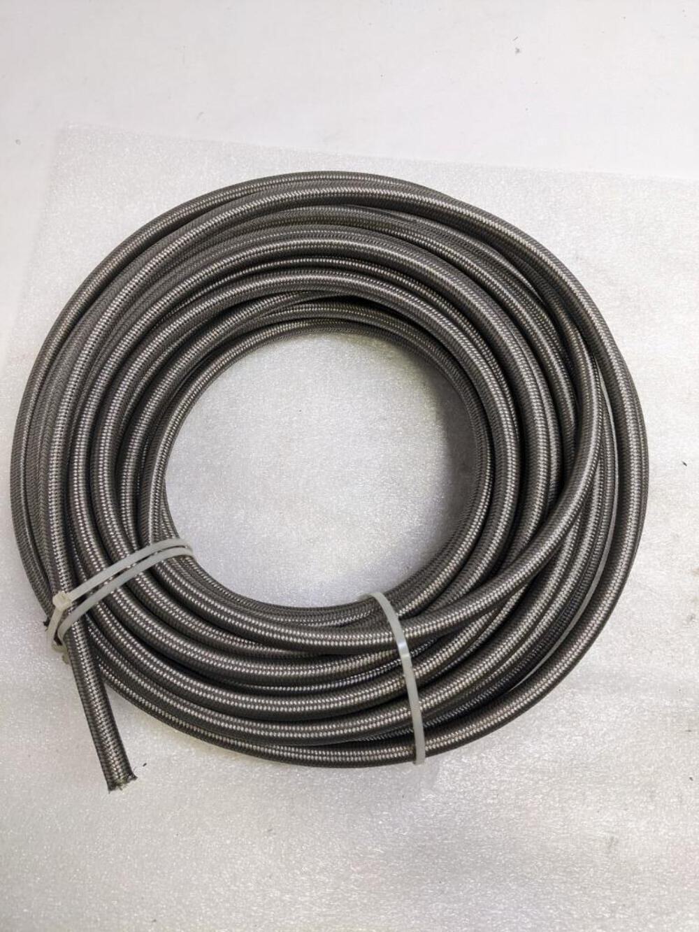 UNBRANDED BRAIDED 93.5′ METALLIC HOSE 1/2″ OD 3/8″ ID W/ PLASTIC TUBING NEW R3
