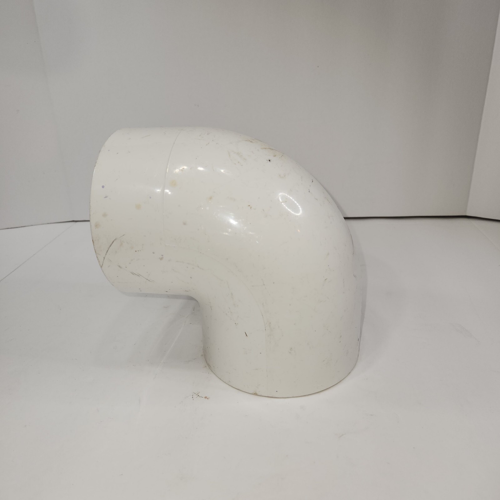 New – Colonial 4″ Sch40 90 Degree Elbow – White – PVC