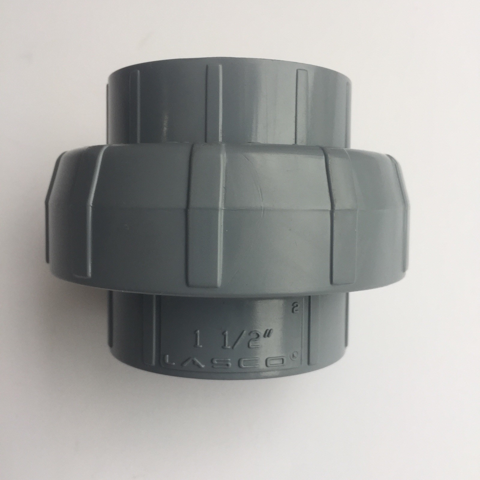 LASCO 9898-015 -PVC UNION 1-1/2 PIPE SIZE FNPT X FNPT CONNECTION