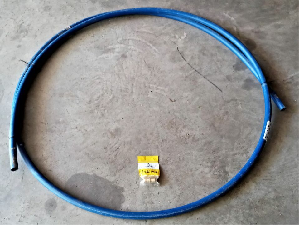 18 FEET OF 1″ PEX PIPE WITH BRASS COUPLER 200PSI