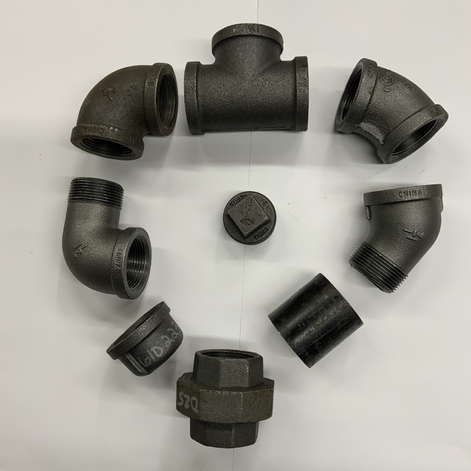 1-1/4″ Assorted Malleable Black Iron Pipe Fittings