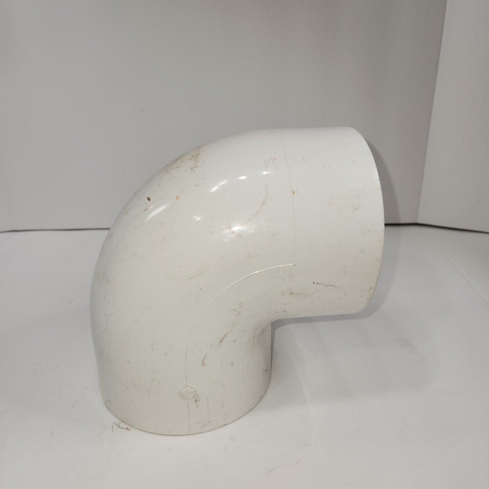 New – Colonial 4″ Sch40 90 Degree Elbow – White – PVC