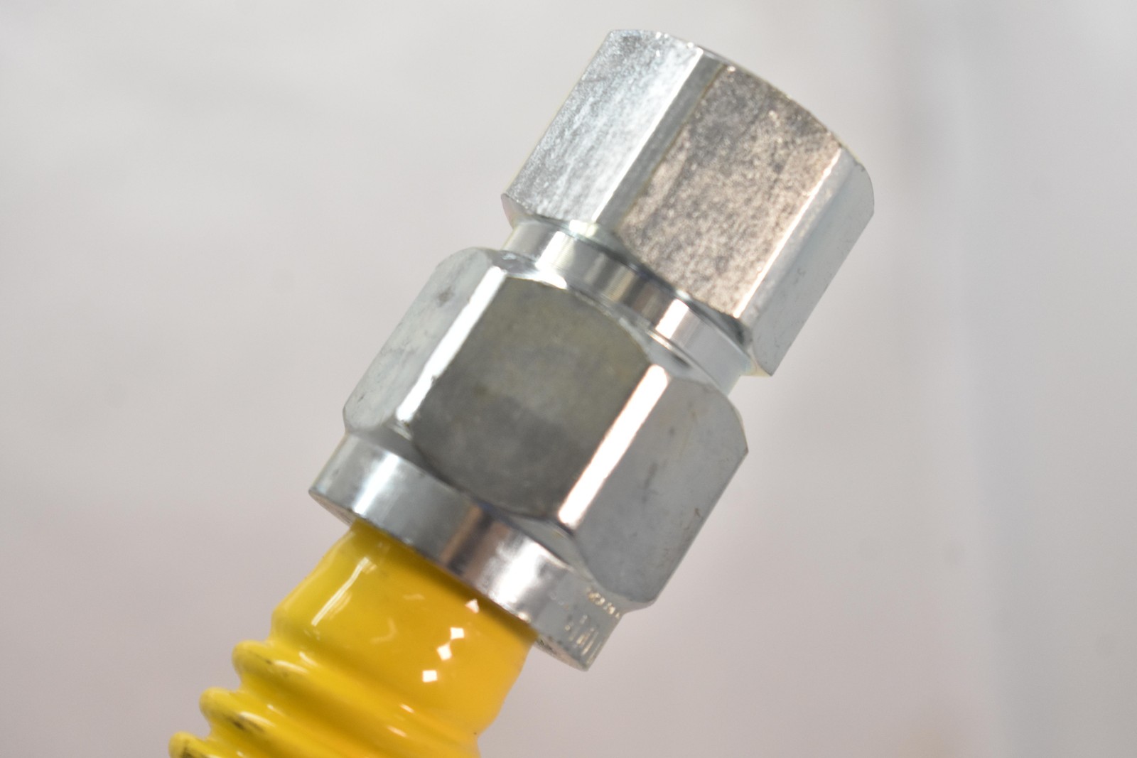 BrassCraft Gas Connector 7/8 OD X 36 In Stainless CSSB21-36 3/4 FIP MIP Yellow
