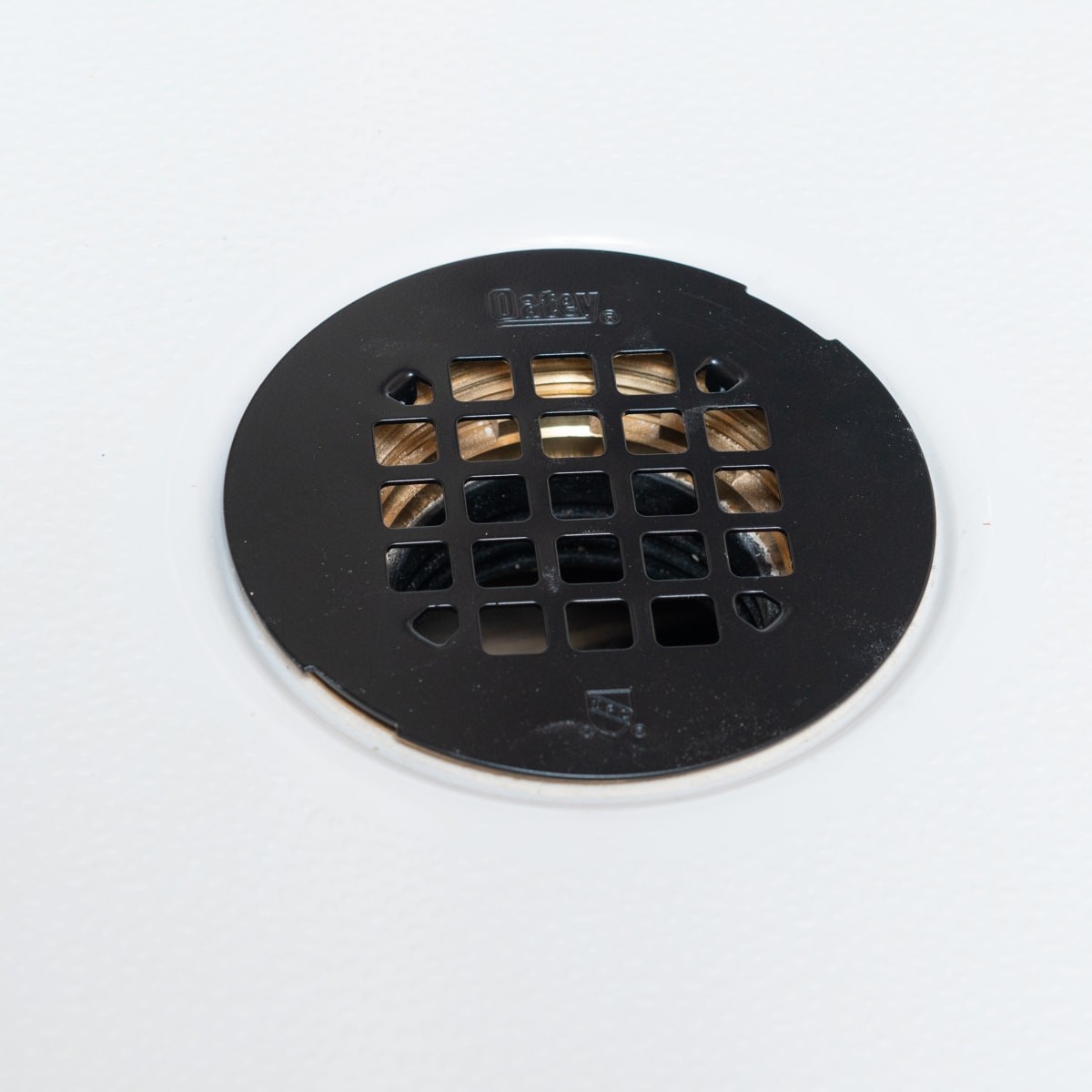 Oatey 42422 4-1/4″ Snap-Tite Strainer Matte Black