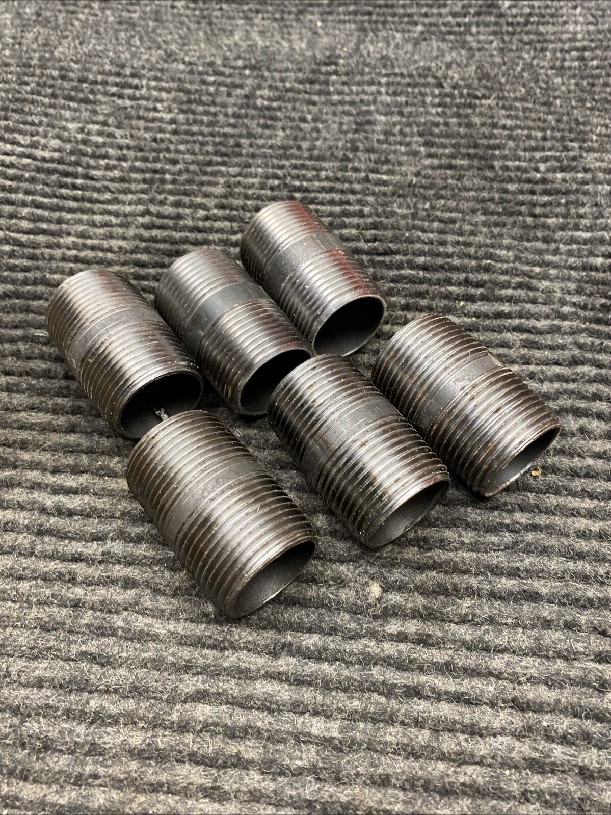 (Lot of 6 ) Black Pipe Nipple Threaded 1″ X 2″