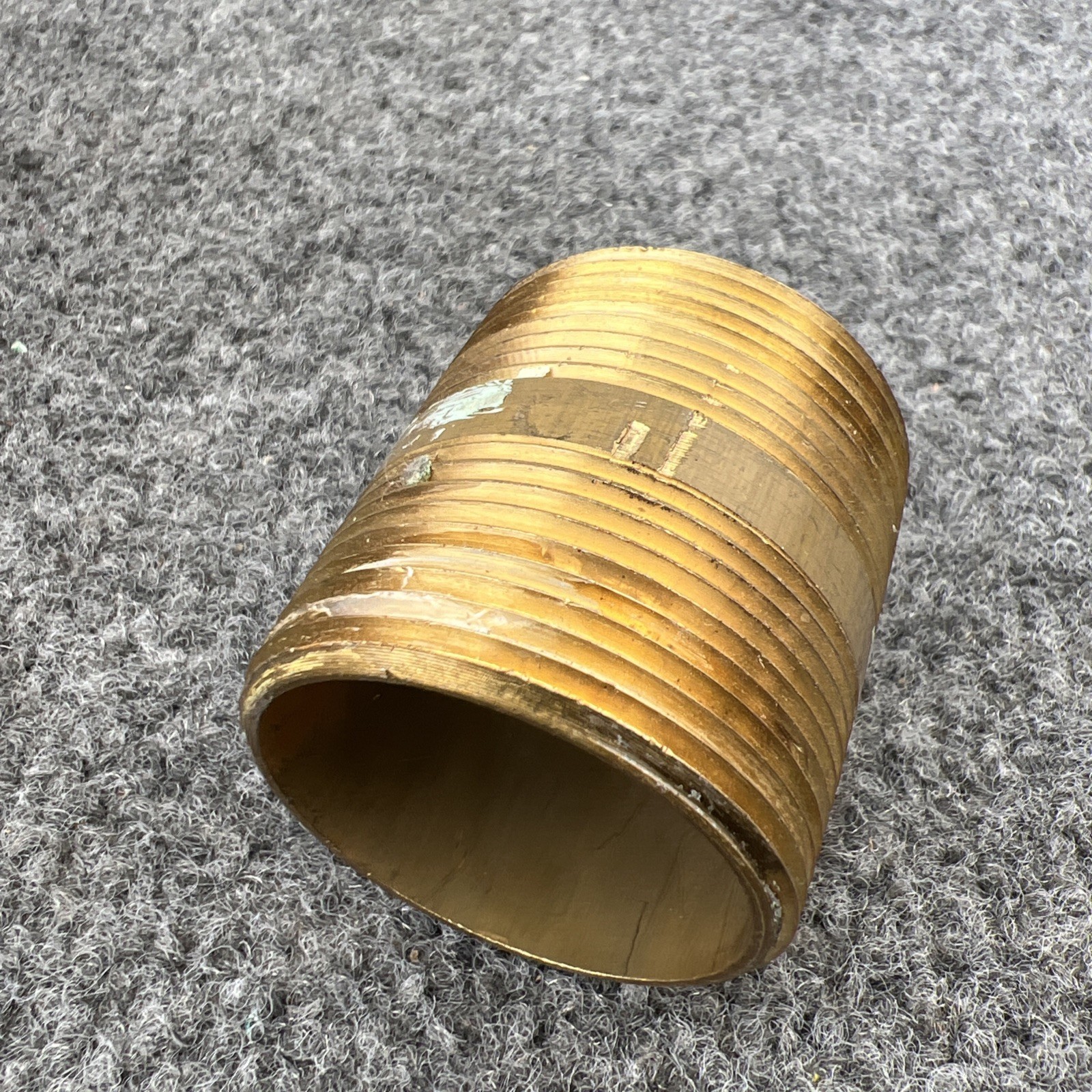 Lot Of 4 – 467-020GR 1-1/2″ x 2″ Red Brass Threaded Pipe Nipple 1VGZ1 Used