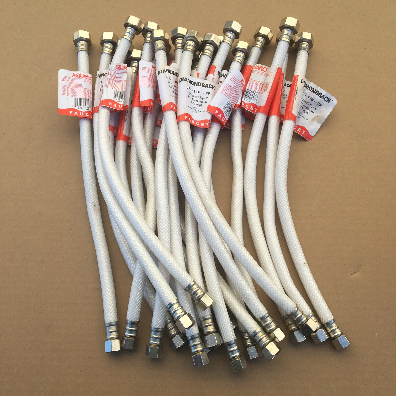 Aqauflo Diamondback 16”x 1/2″ Female x 3/8″ Compression Vinyl Hoses (Lote of 20)