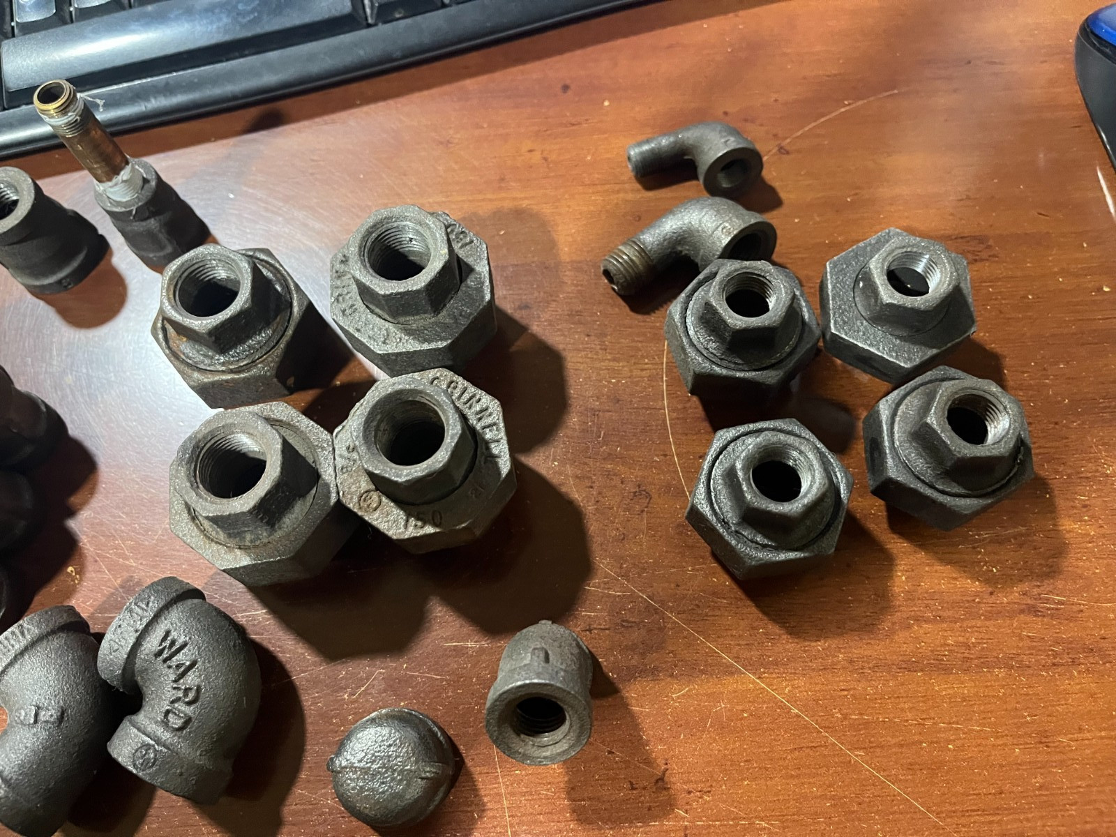 3/8″ and 1/4″ * ASSORTED ** MALLEABLE BLACK IRON PIPE FITTINGS 150 LBS RATED