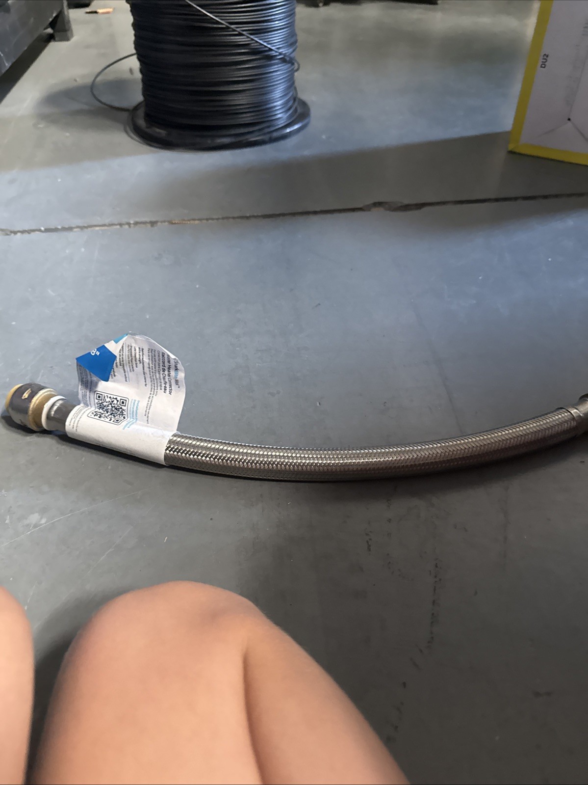 SHARKBITE UR3088FX18 MAX PTC 3/4″ X 3/4″ FIP WATER HEATER HOSE CONNECTOR 18-INCH