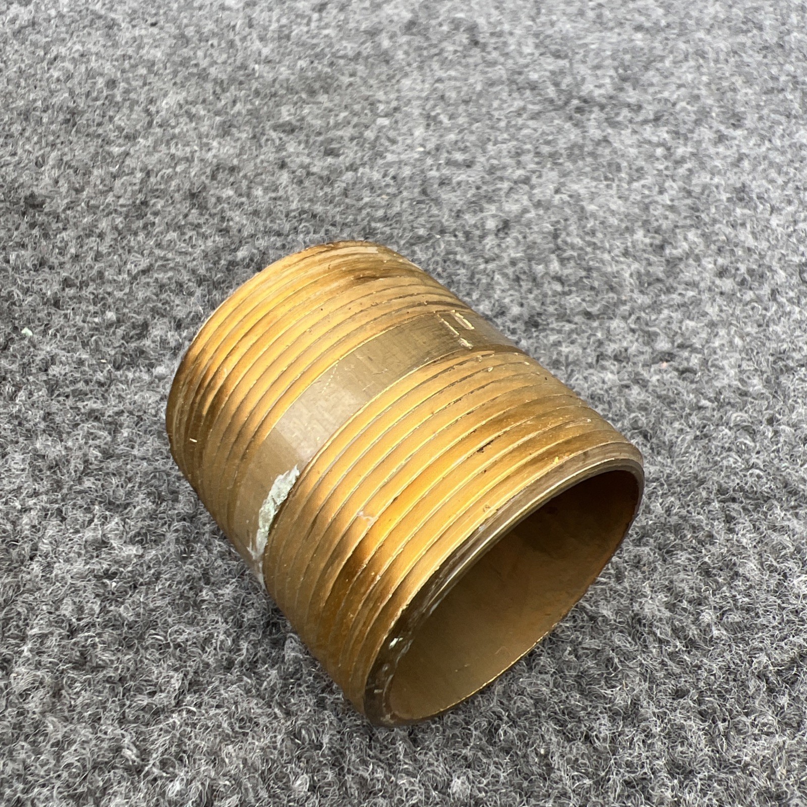 Lot Of 4 – 467-020GR 1-1/2″ x 2″ Red Brass Threaded Pipe Nipple 1VGZ1 Used