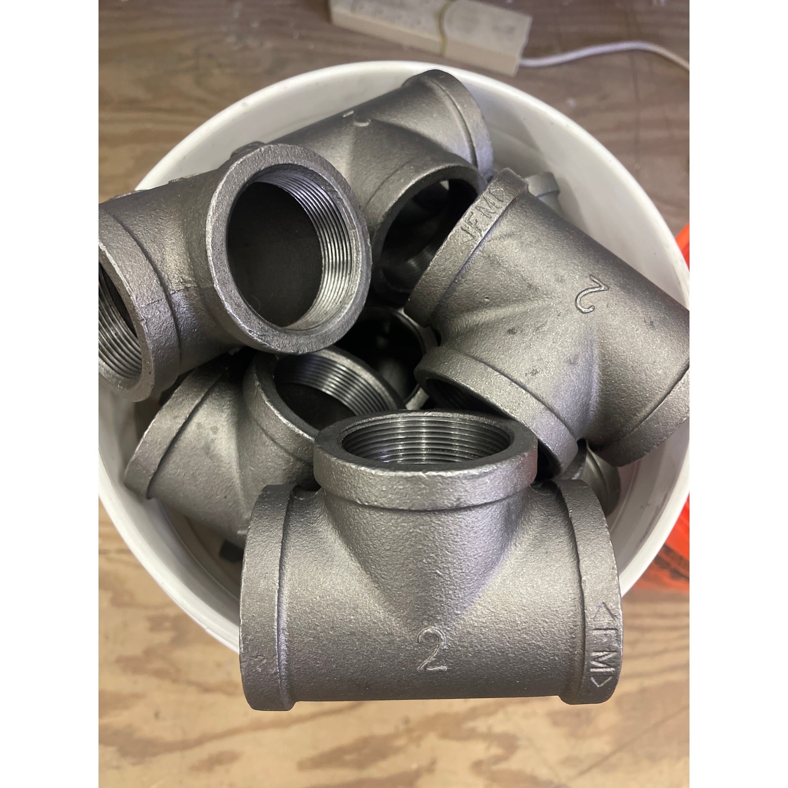 SET-OF-25 2″x2″x2″ Black Iron Tee and SET-OF-38 2″ Close Stainless Steel Nipple
