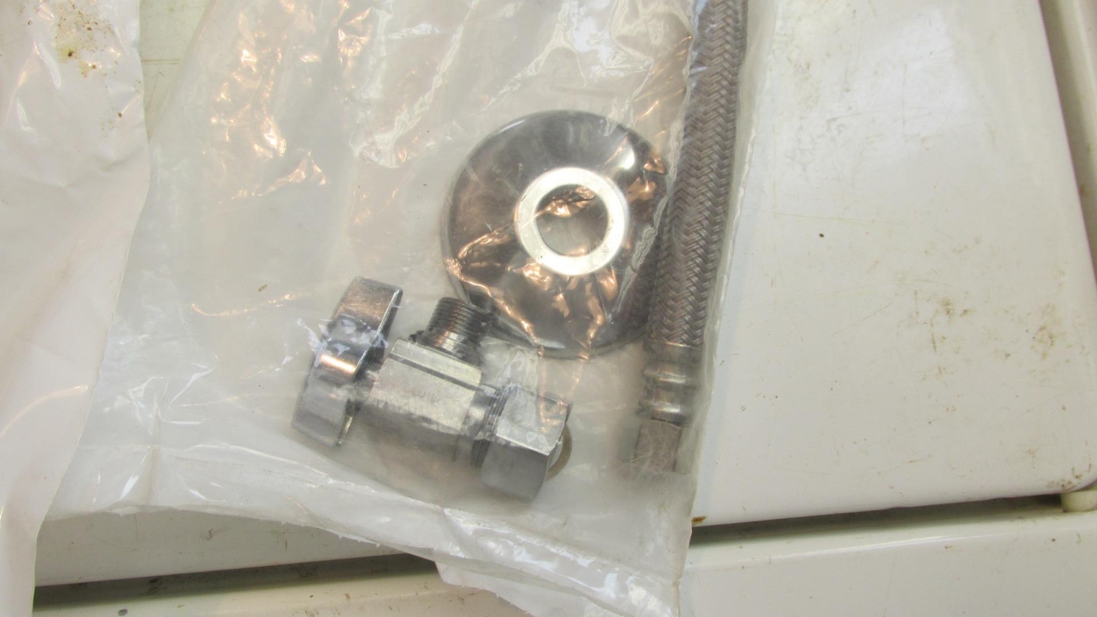2 Brass Craft 16 x 1/2 x 3/8 Sink Line