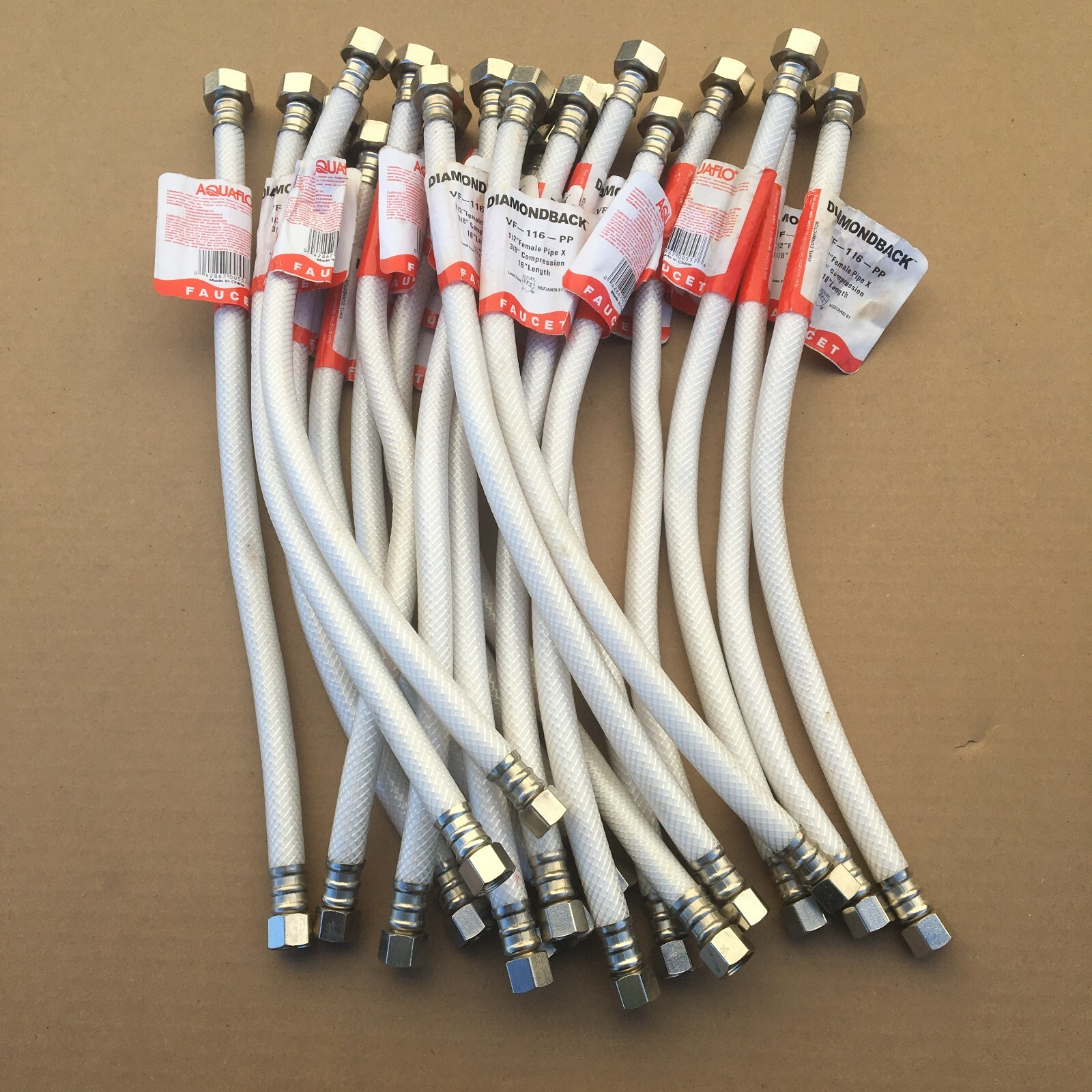 Aqauflo Diamondback 16”x 1/2″ Female x 3/8″ Compression Vinyl Hoses (Lote of 20)