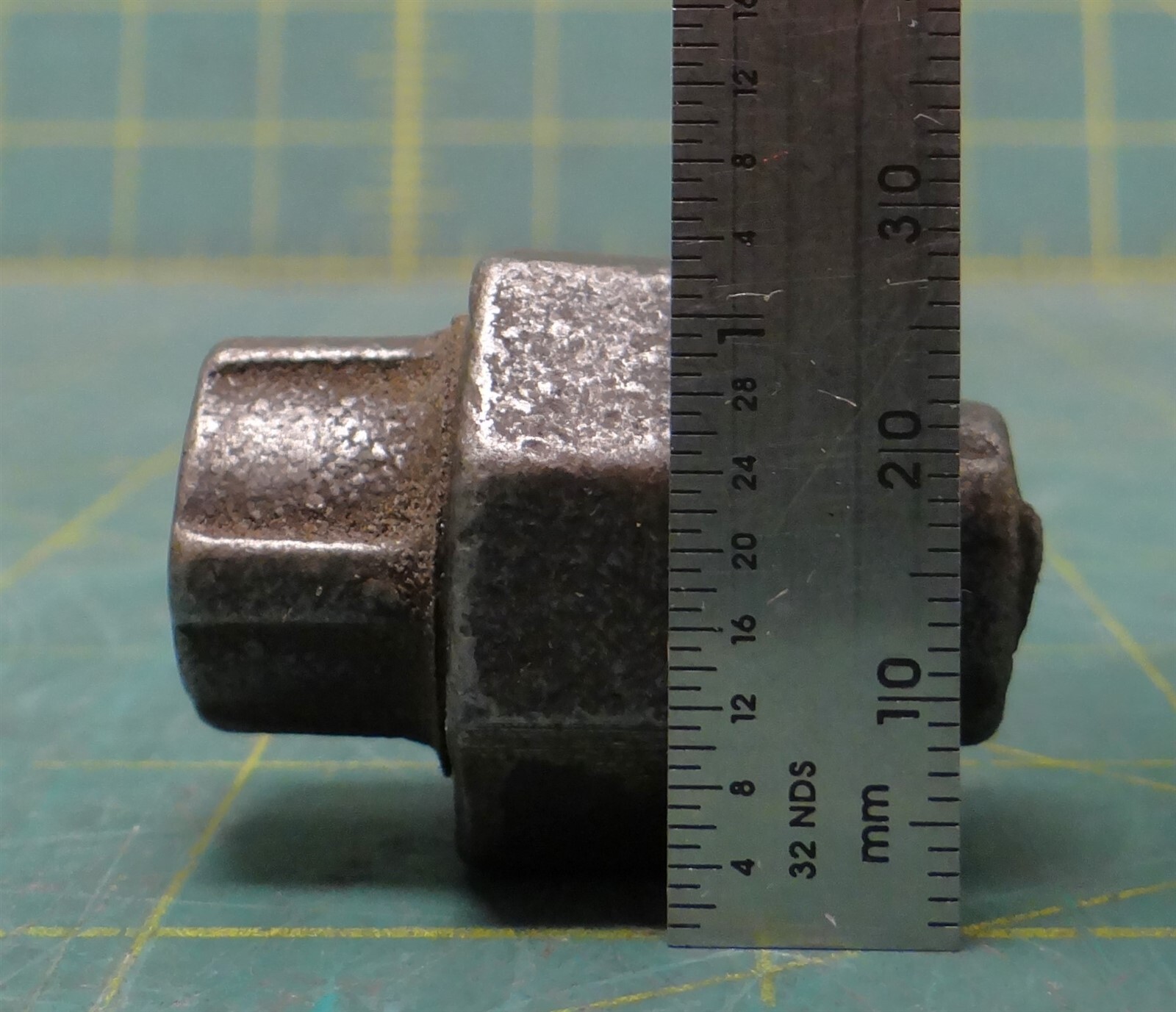 1/8″ NPT x 1-7/16″ Length Black Malleable Iron Union Ground Joint, 1-1/16 OD