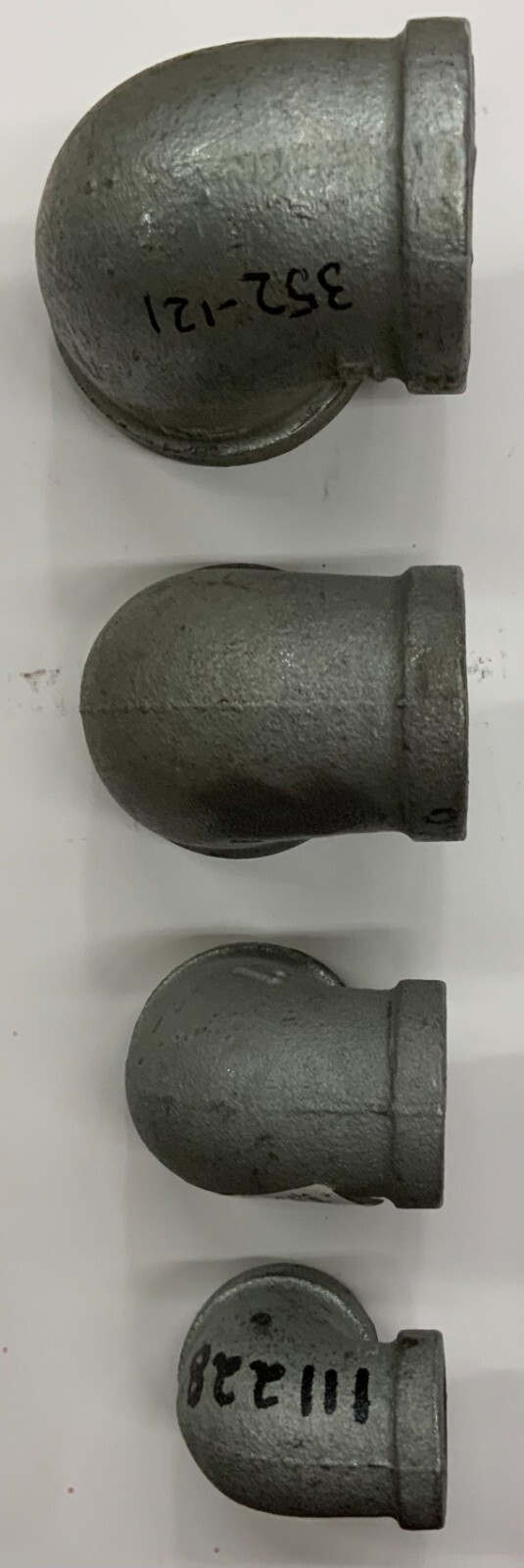 Assorted Galvanized Pipe Reducing 90º Elbows (1/4″ x 1/8″ to 1-1/2″ x 1-1/4″)