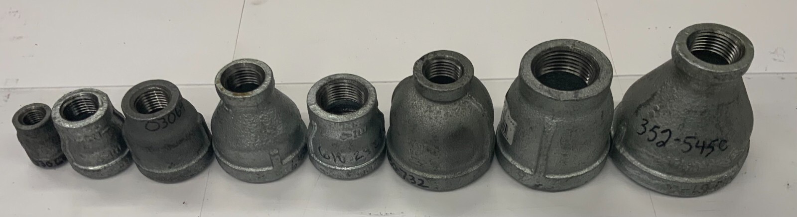Assorted Galvanized Pipe Reducing Couplings (1/4″ x 1/8″ to 1-1/2″ x 1-1/4″)
