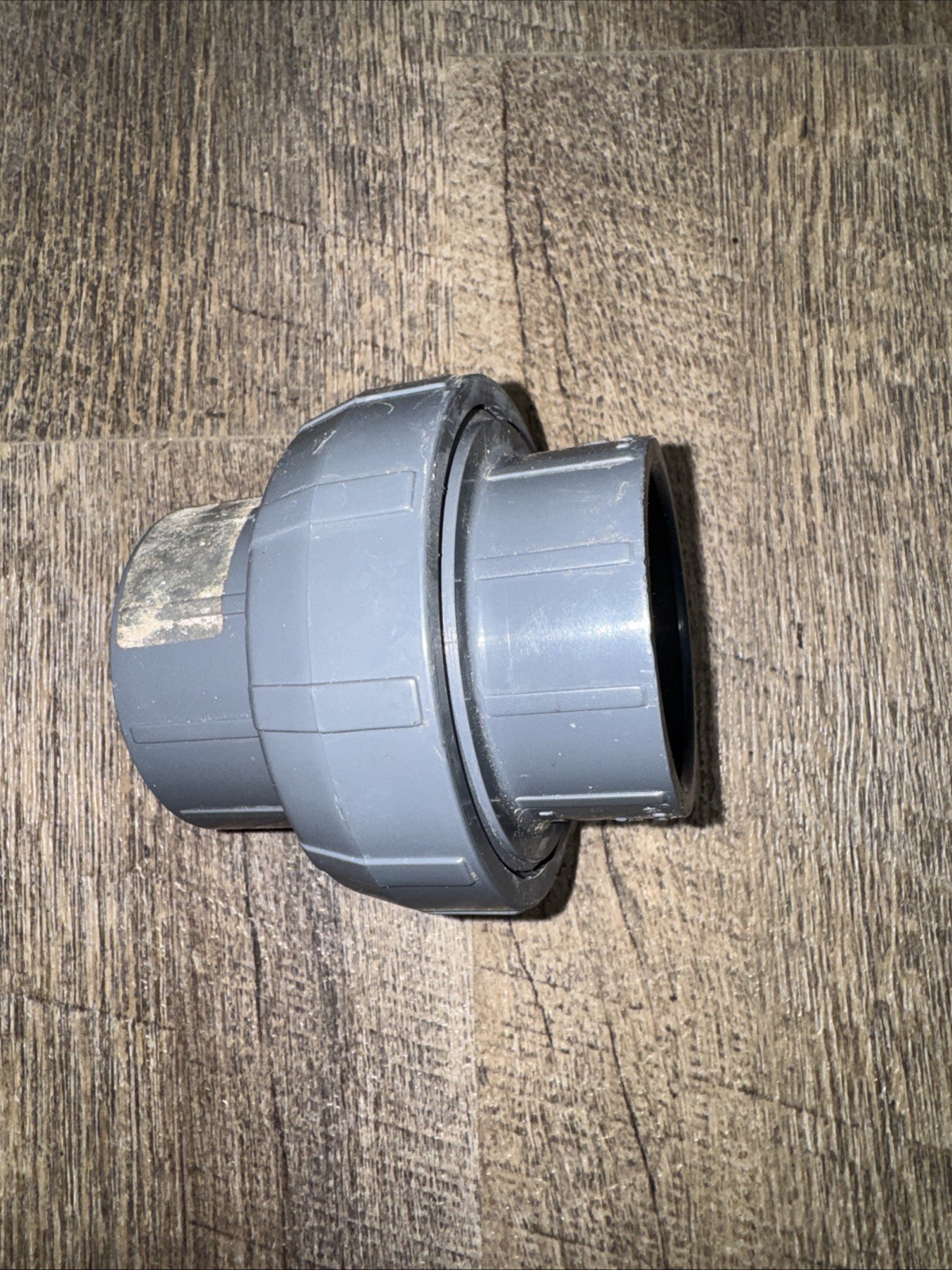 LASCO 9898-015 -PVC UNION 1-1/2 PIPE SIZE FNPT X FNPT CONNECTION