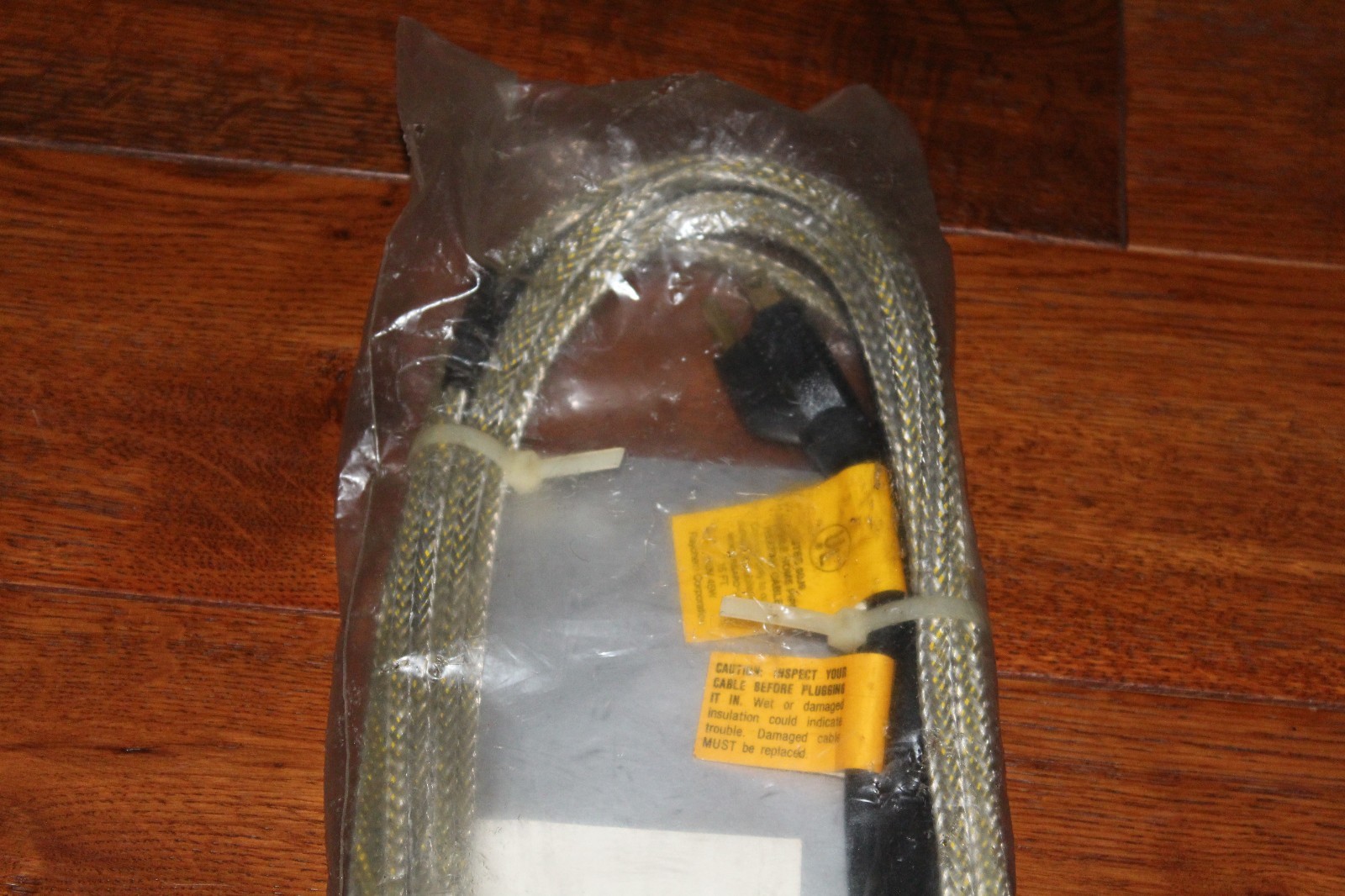 Raychem Wintergard Pipe Heating Cable LC1C-RTU 120V, W115, 15 Feet