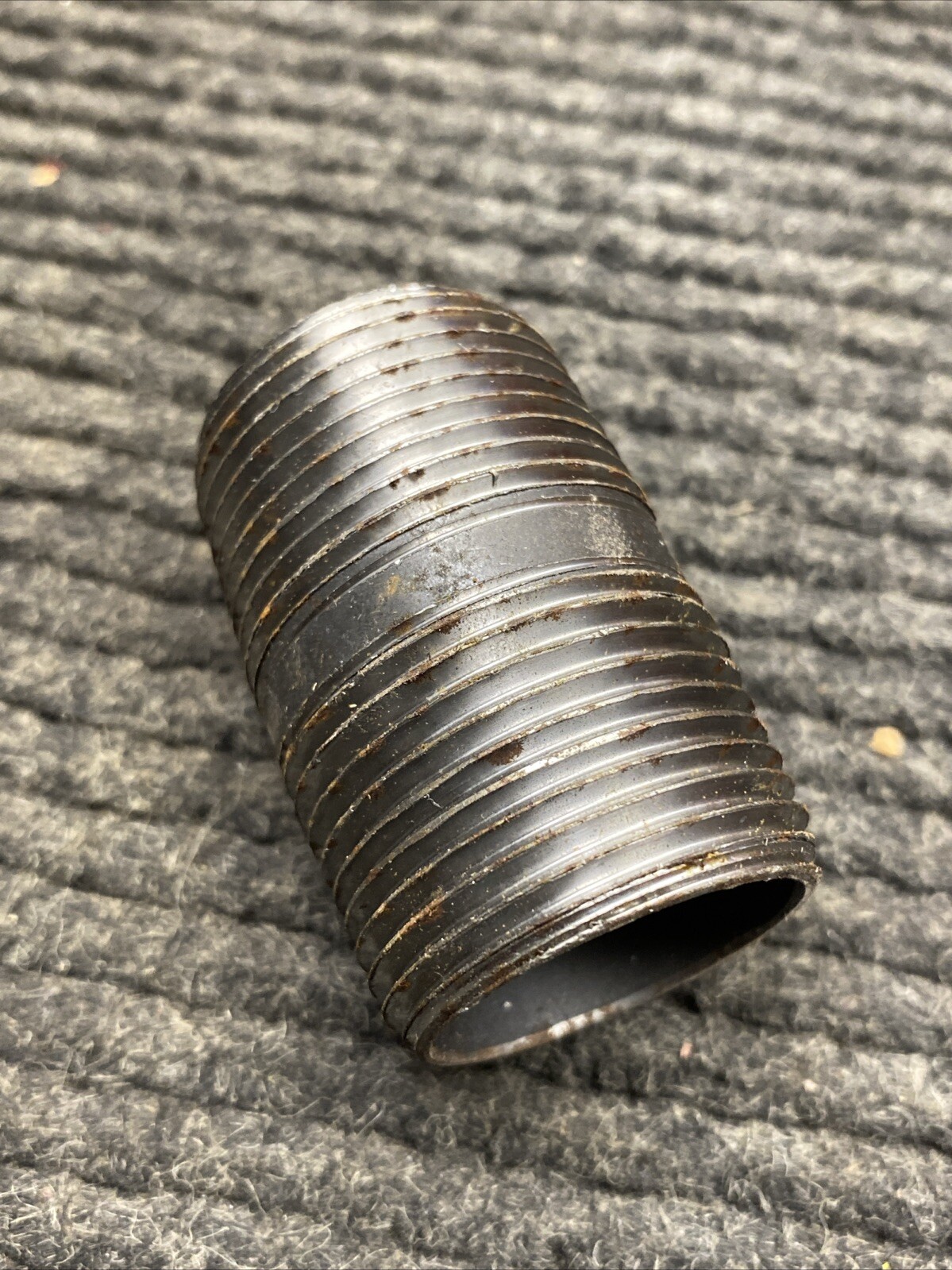 (Lot of 6 ) Black Pipe Nipple Threaded 1″ X 2″