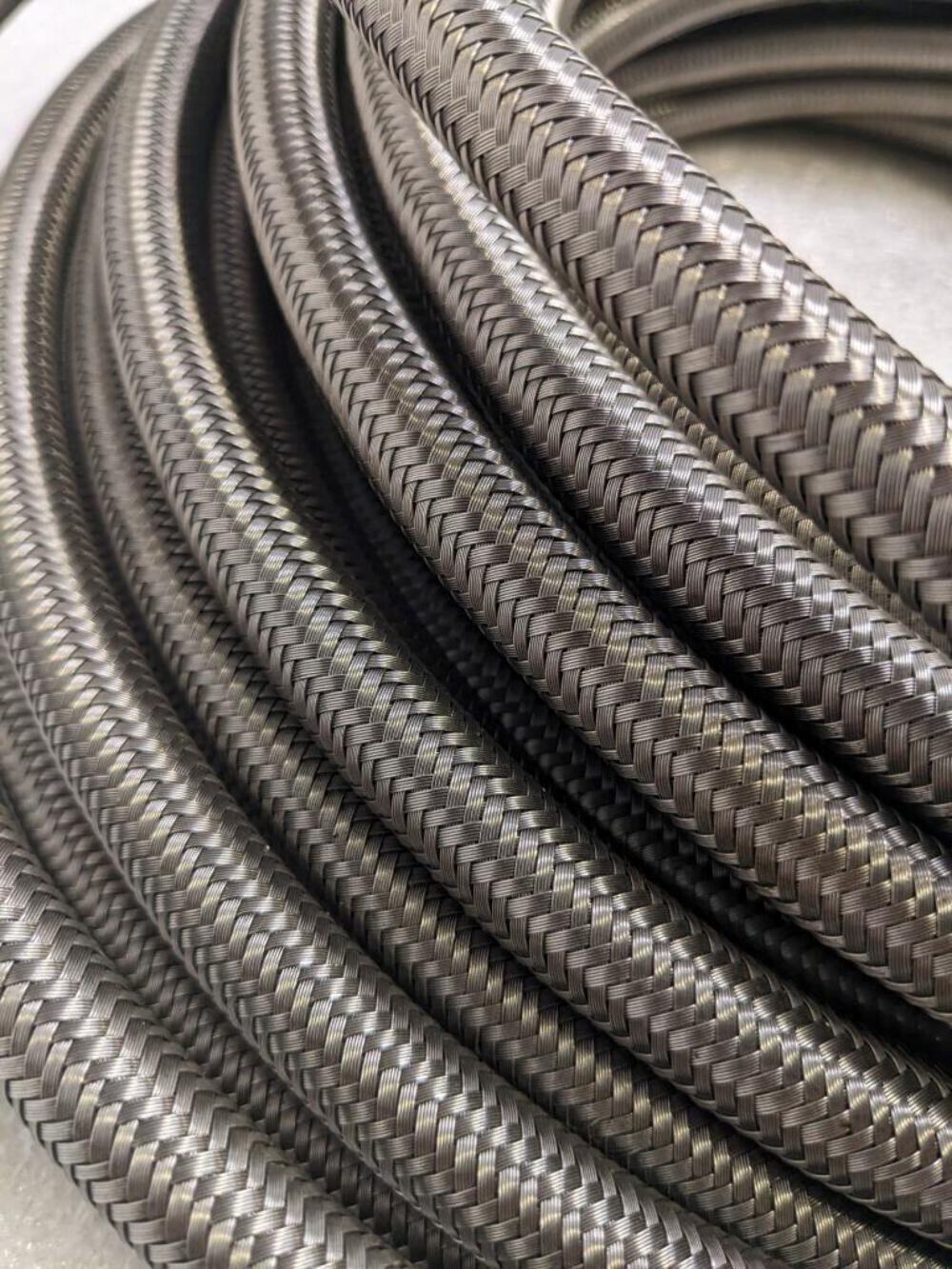 UNBRANDED BRAIDED 93.5′ METALLIC HOSE 1/2″ OD 3/8″ ID W/ PLASTIC TUBING NEW R3