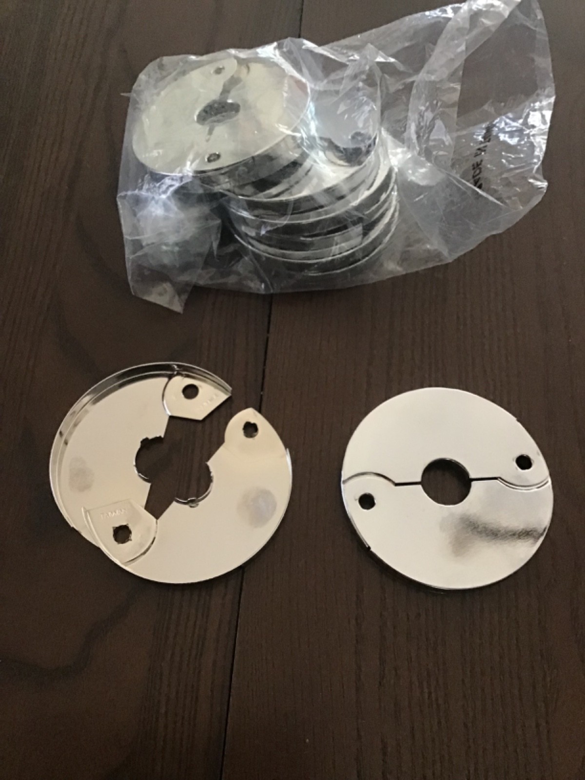 pack of 8, 1/2″ IPS Floor/Ceiling Metal Split Flange Pipe Escutcheon w/Screws