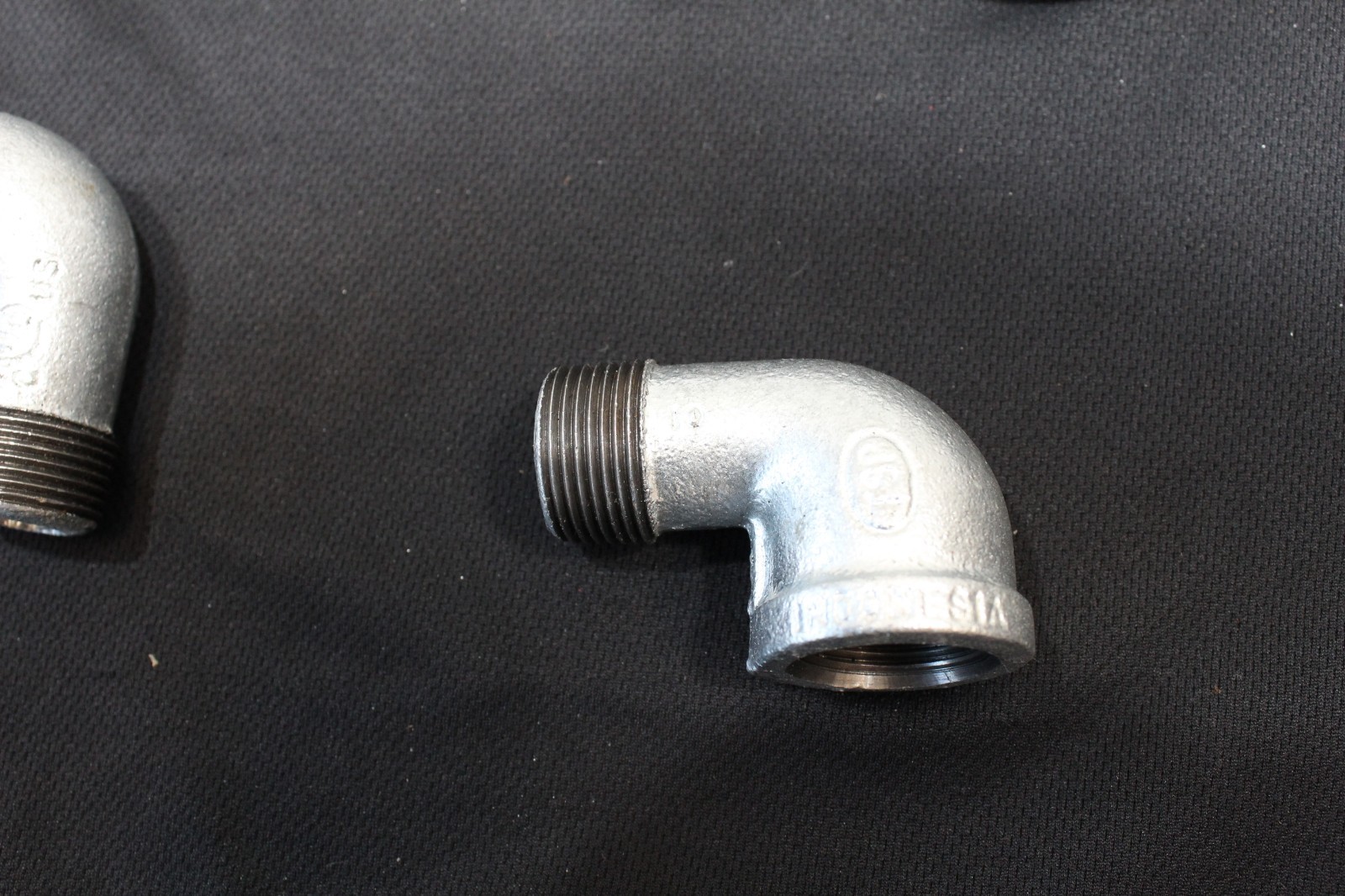 Lot of 5 3/4″ FPT X 3/4″ MPT galvanized 90 degree street elbow